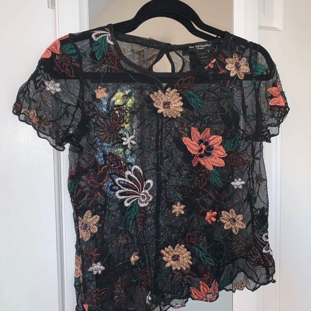 Mesh Floral Shell top